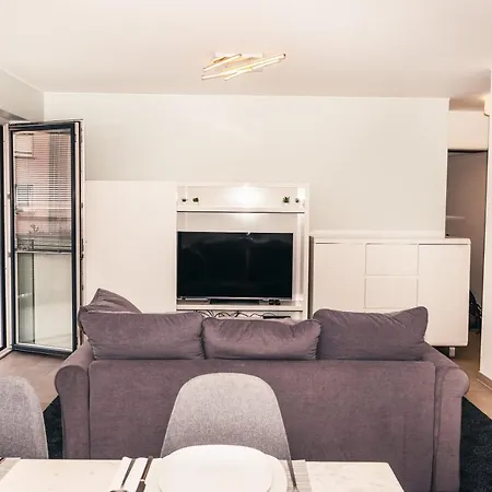Chic 1Br Apartment W Terrace And Bbq Grill Facility *